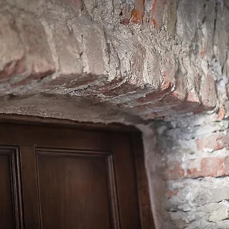 Domus Antica 4* أَويستا