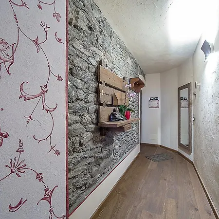 Domus Antica 4*